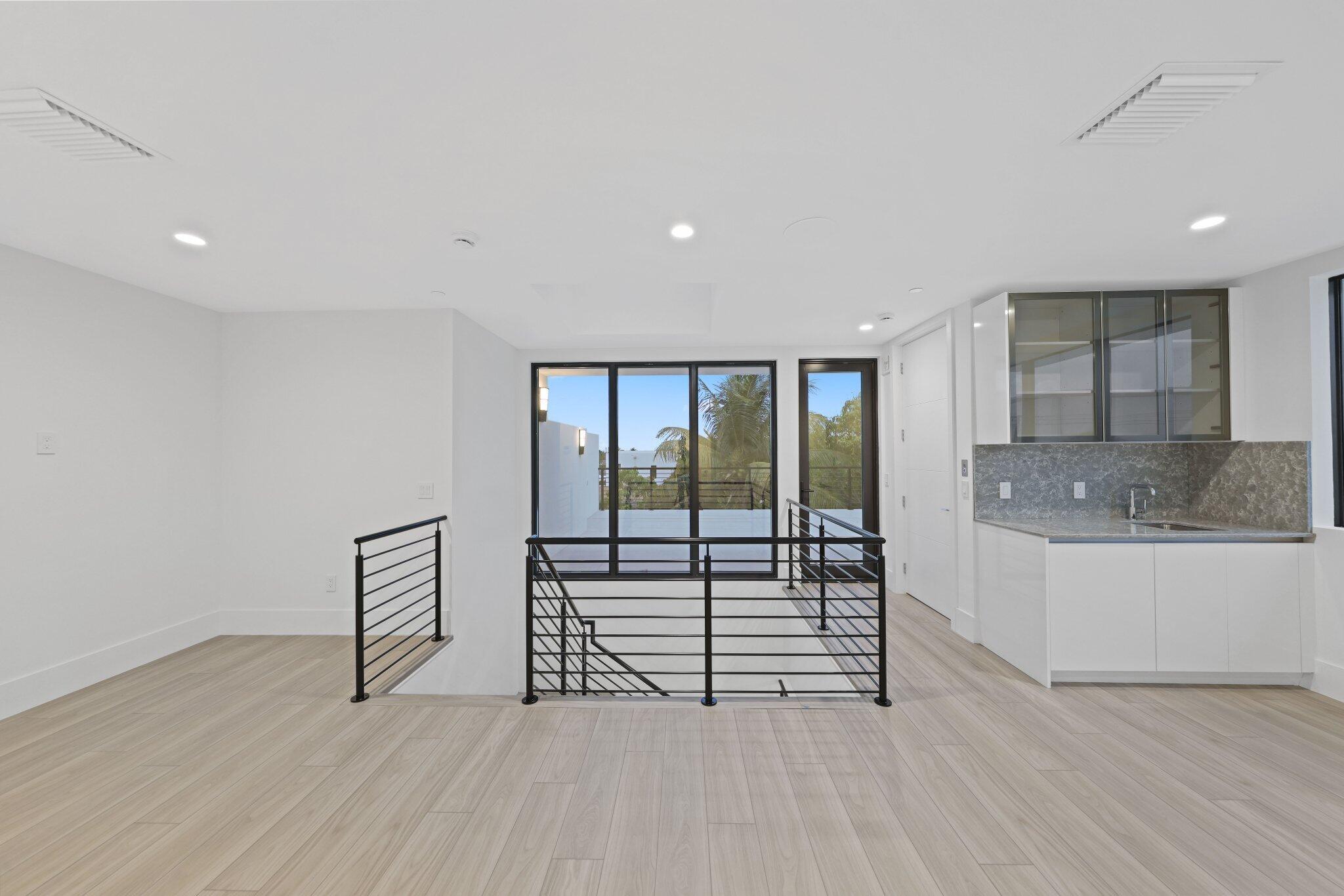 201 SE 4th Avenue
