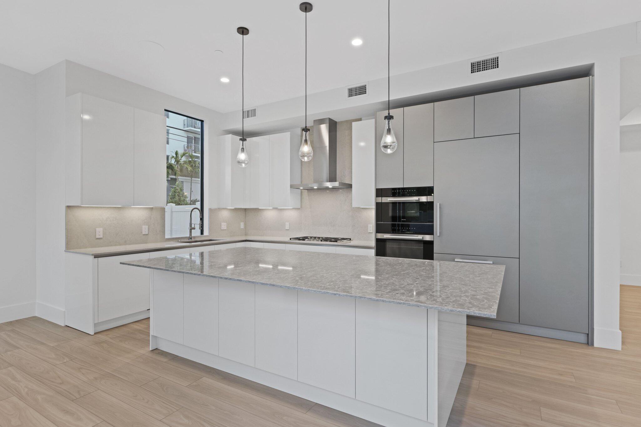 201 SE 4th Avenue