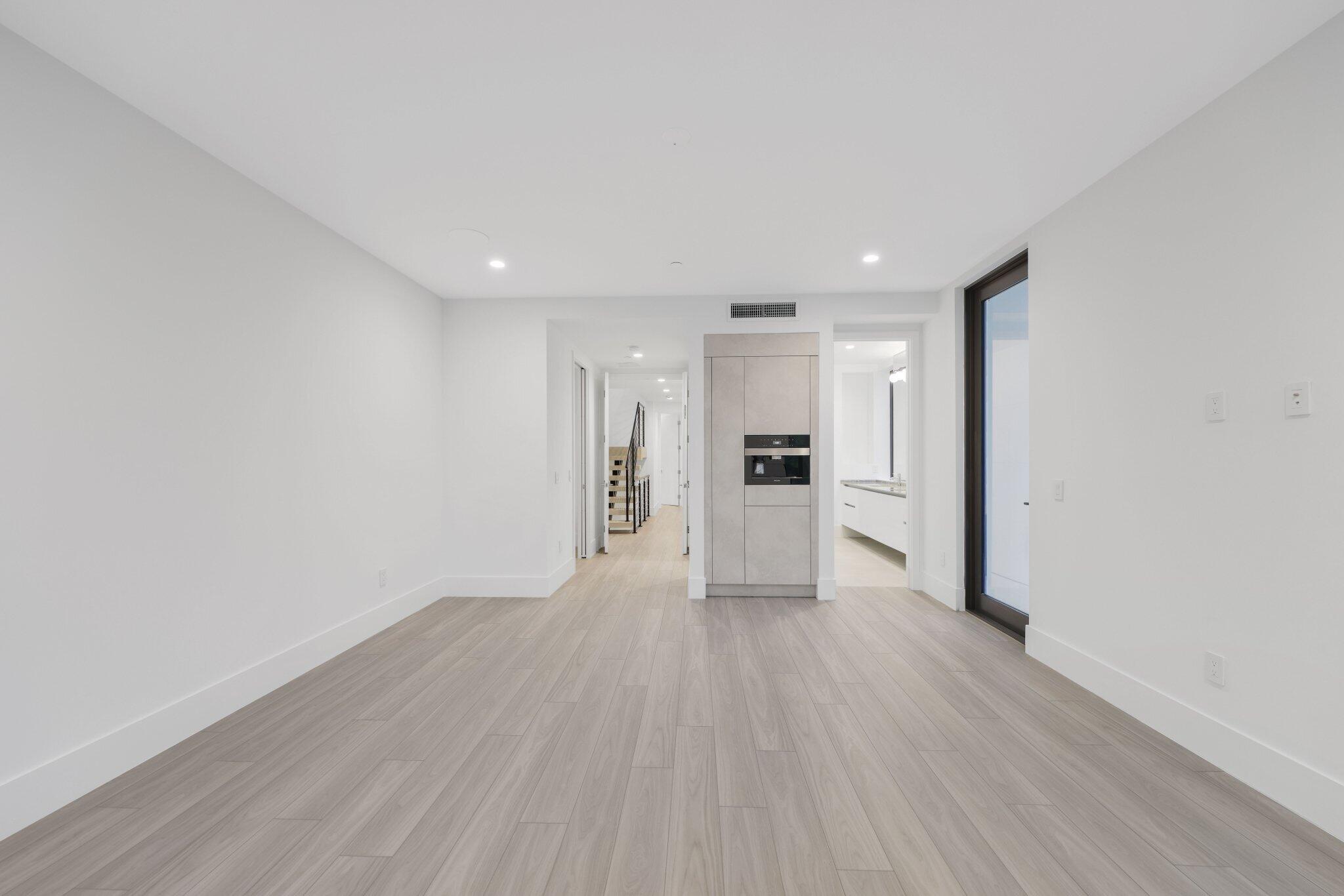 201 SE 4th Avenue