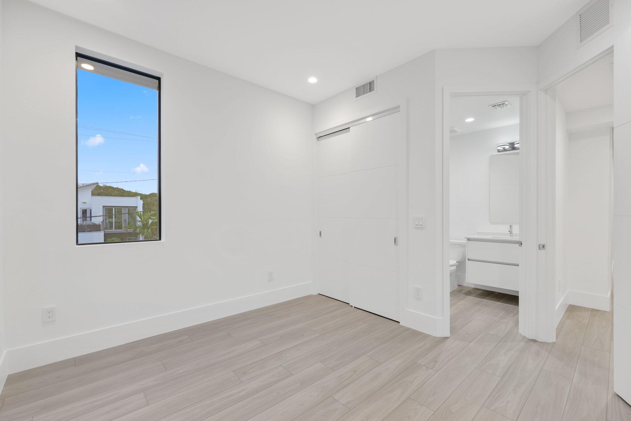 201 SE 4th Avenue