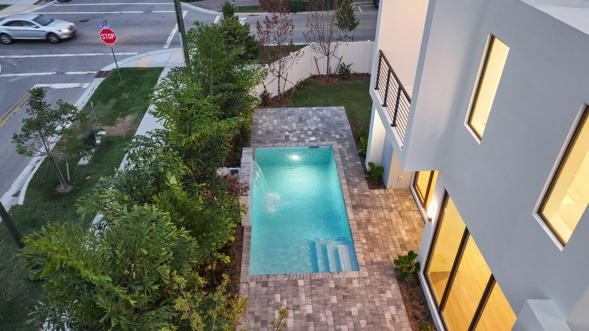 201 SE 4th Avenue