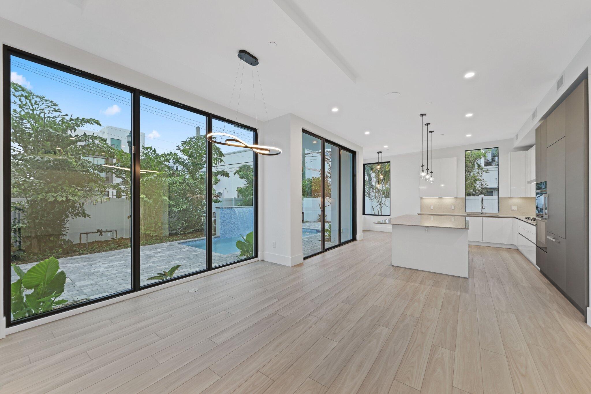 201 SE 4th Avenue