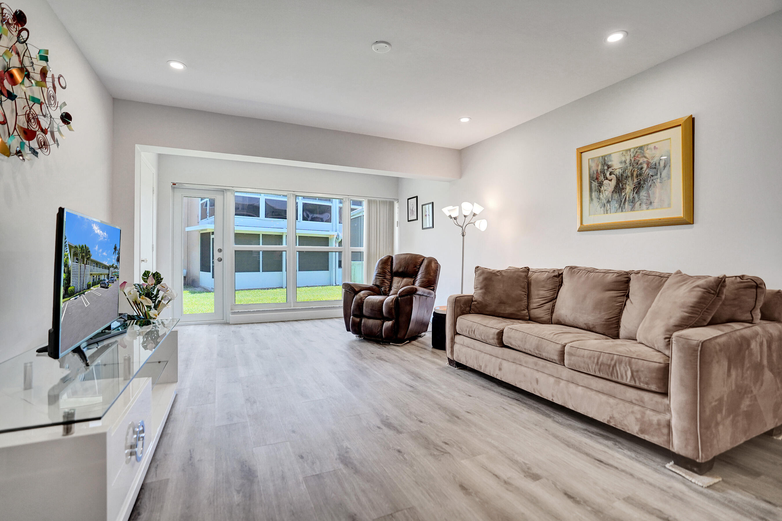 1150 Boxwood Drive 101