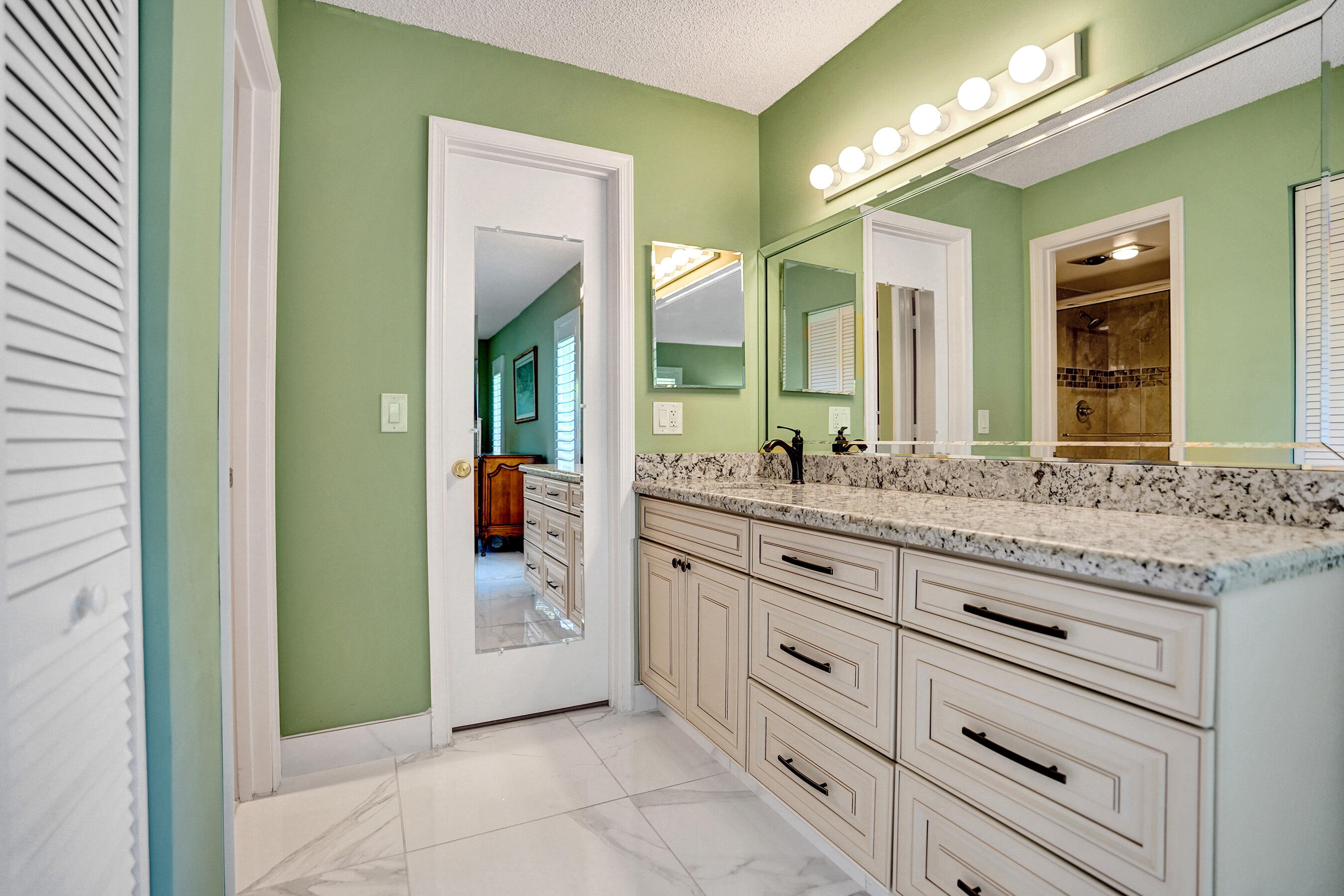 1150 Boxwood Drive 101