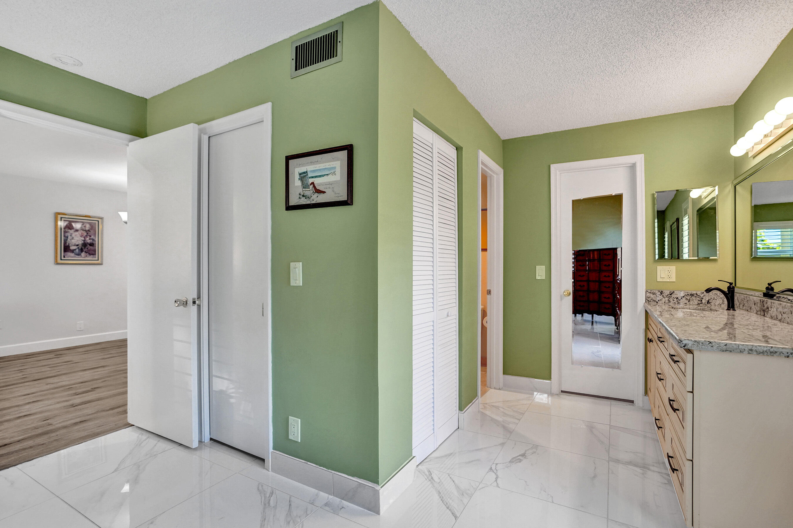 1150 Boxwood Drive 101