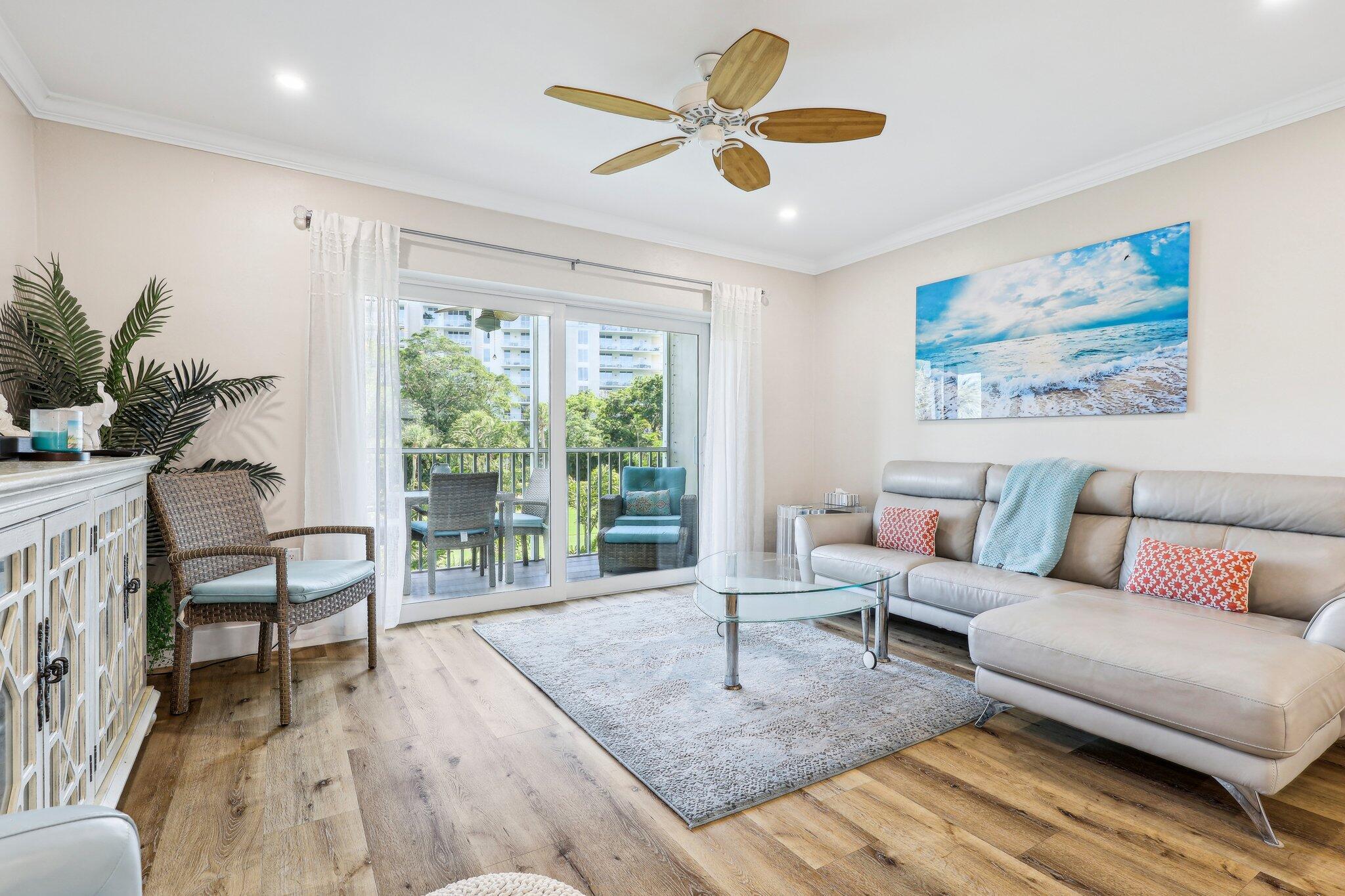 200 E Royal Palm Road 3040