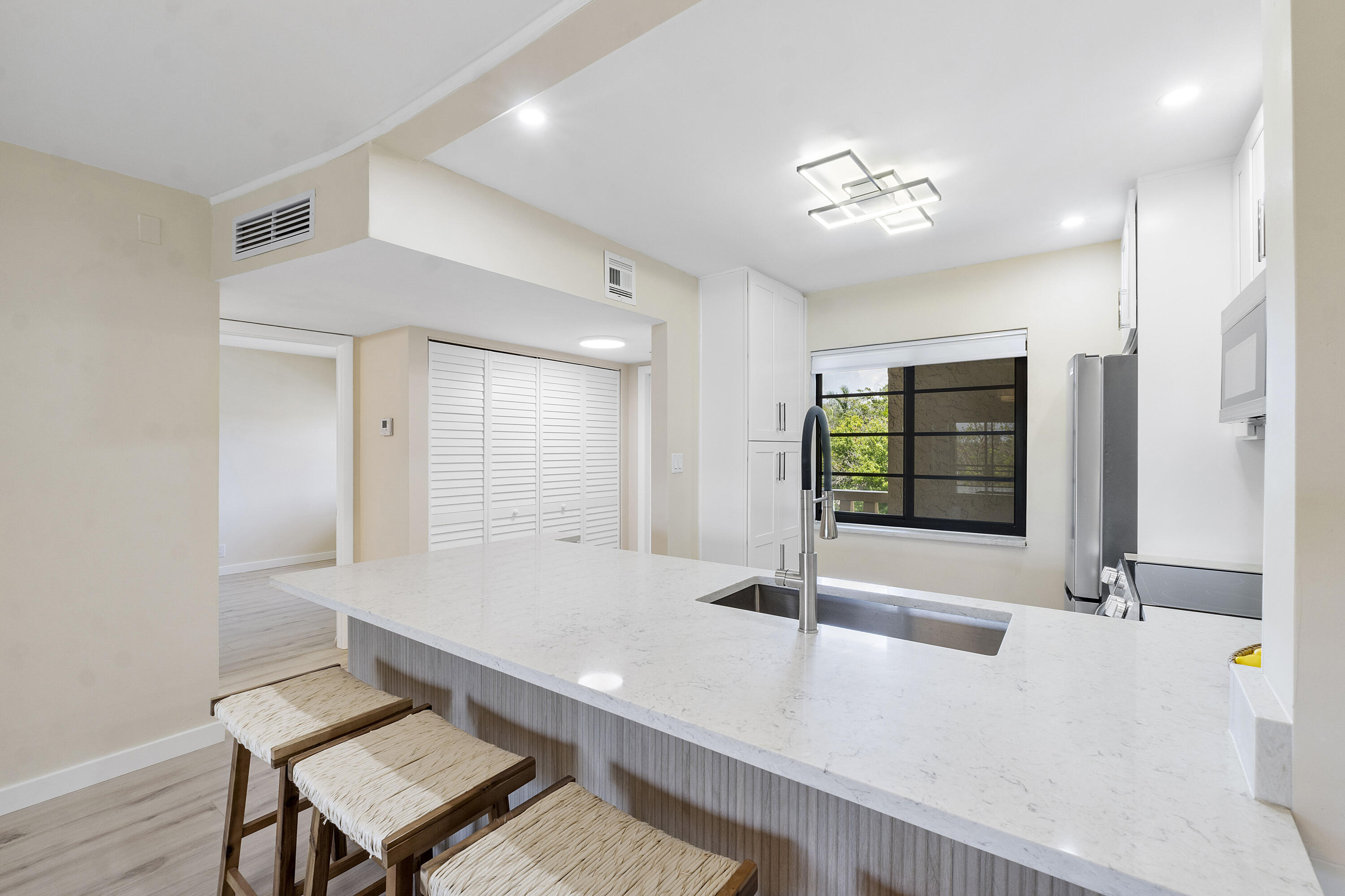 126 S Cypress Road 735