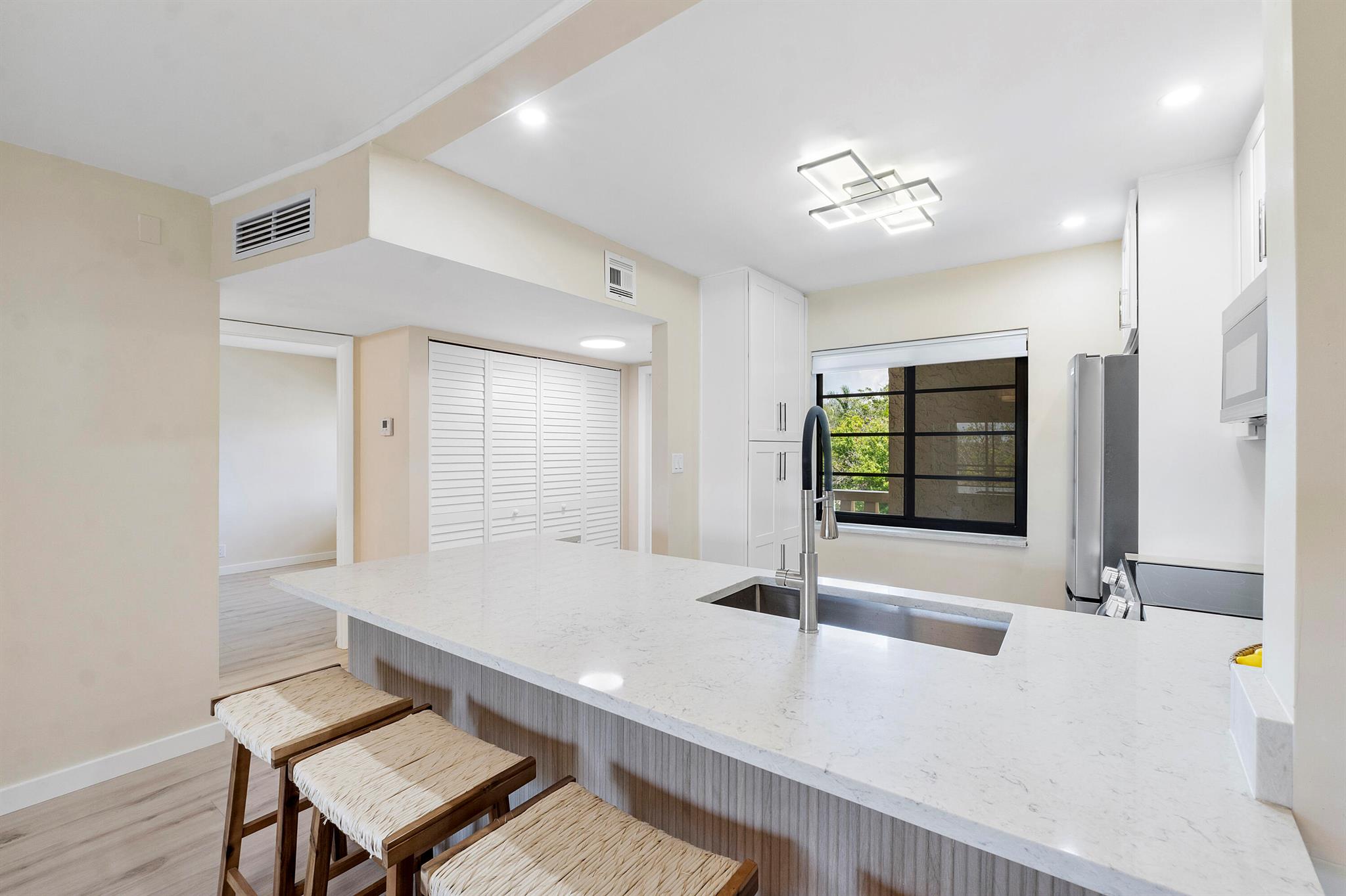 126 S Cypress Road 735