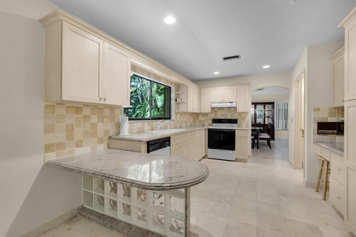 753 Saint Albans Drive