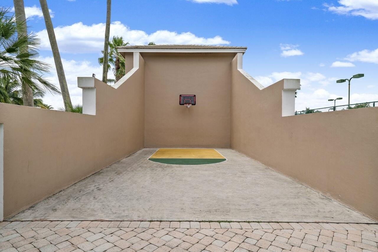8351 Mastic Cay