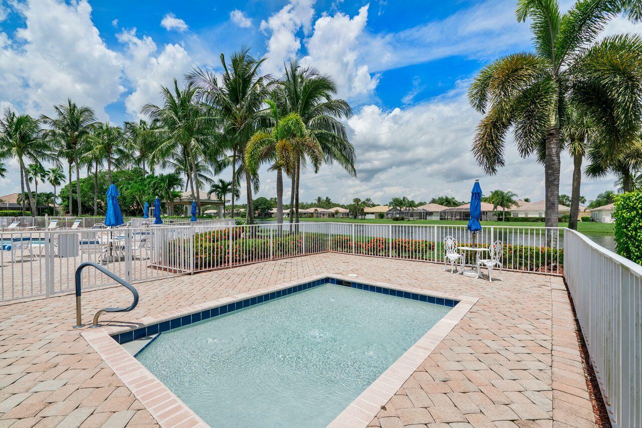 8351 Mastic Cay