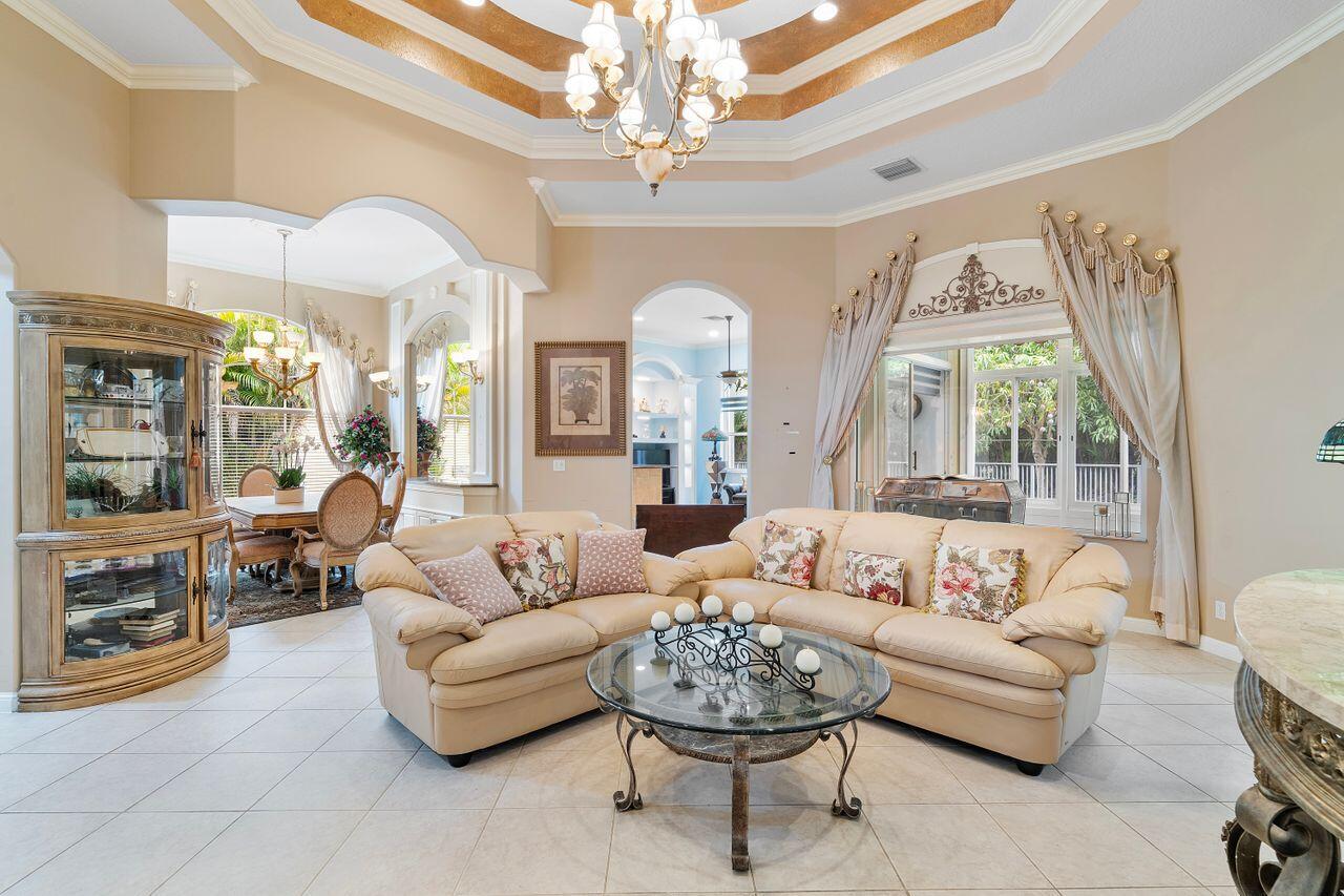 8351 Mastic Cay