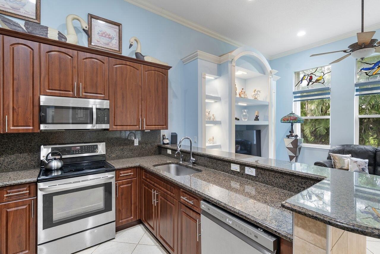 8351 Mastic Cay