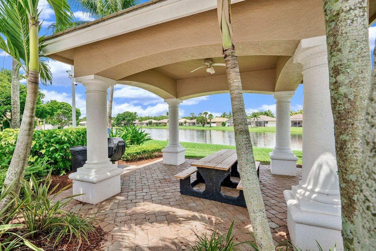 8351 Mastic Cay