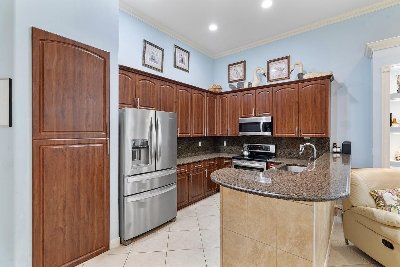 8351 Mastic Cay