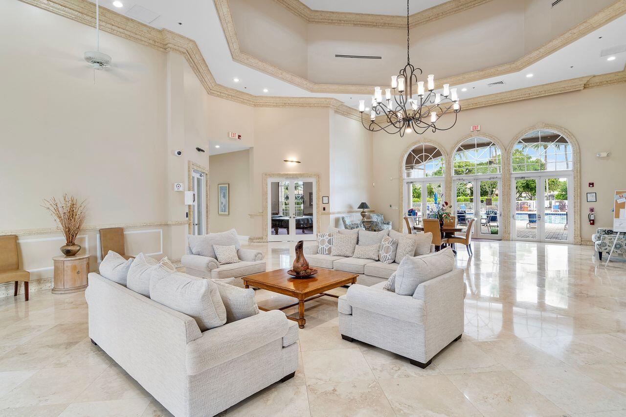 8351 Mastic Cay