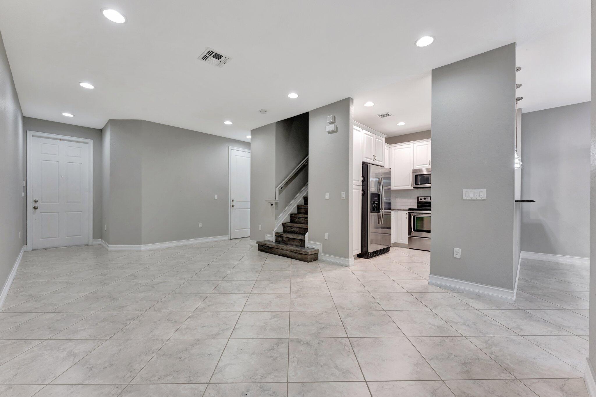 10850 NW 74th Drive
