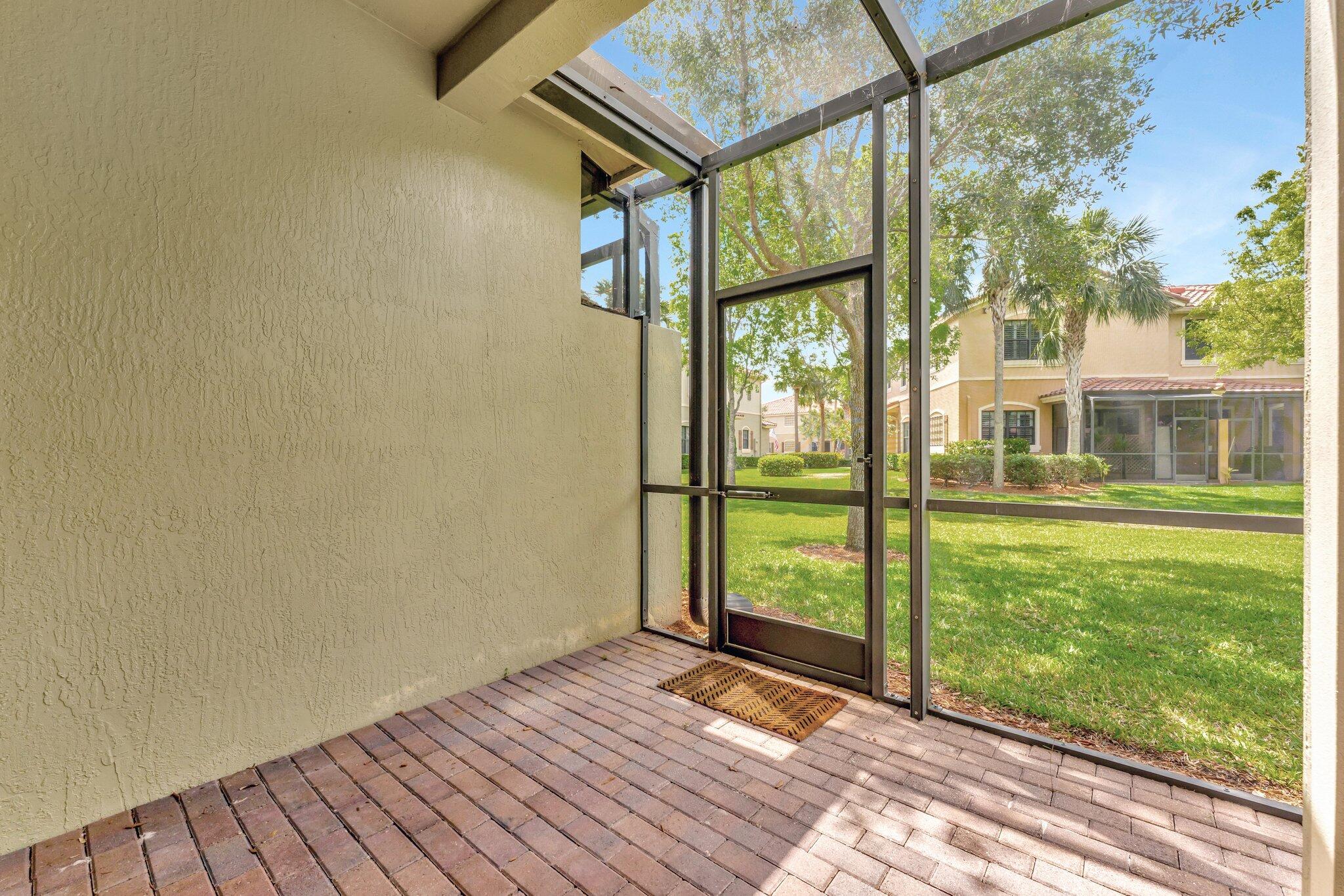 10850 NW 74th Drive