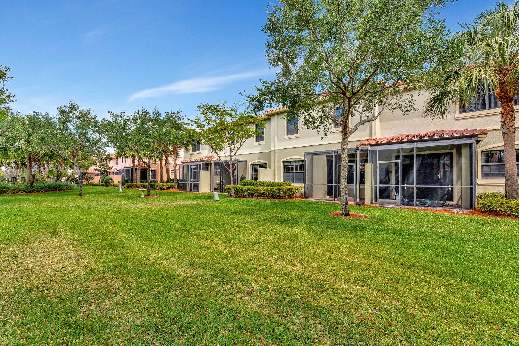 10850 NW 74th Drive