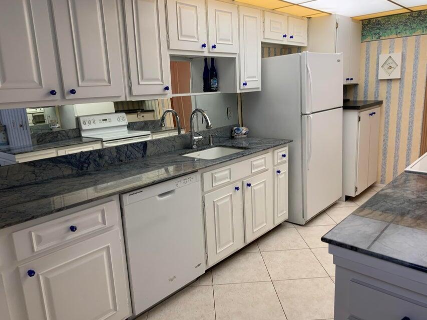 1180 S Ocean Boulevard 7e