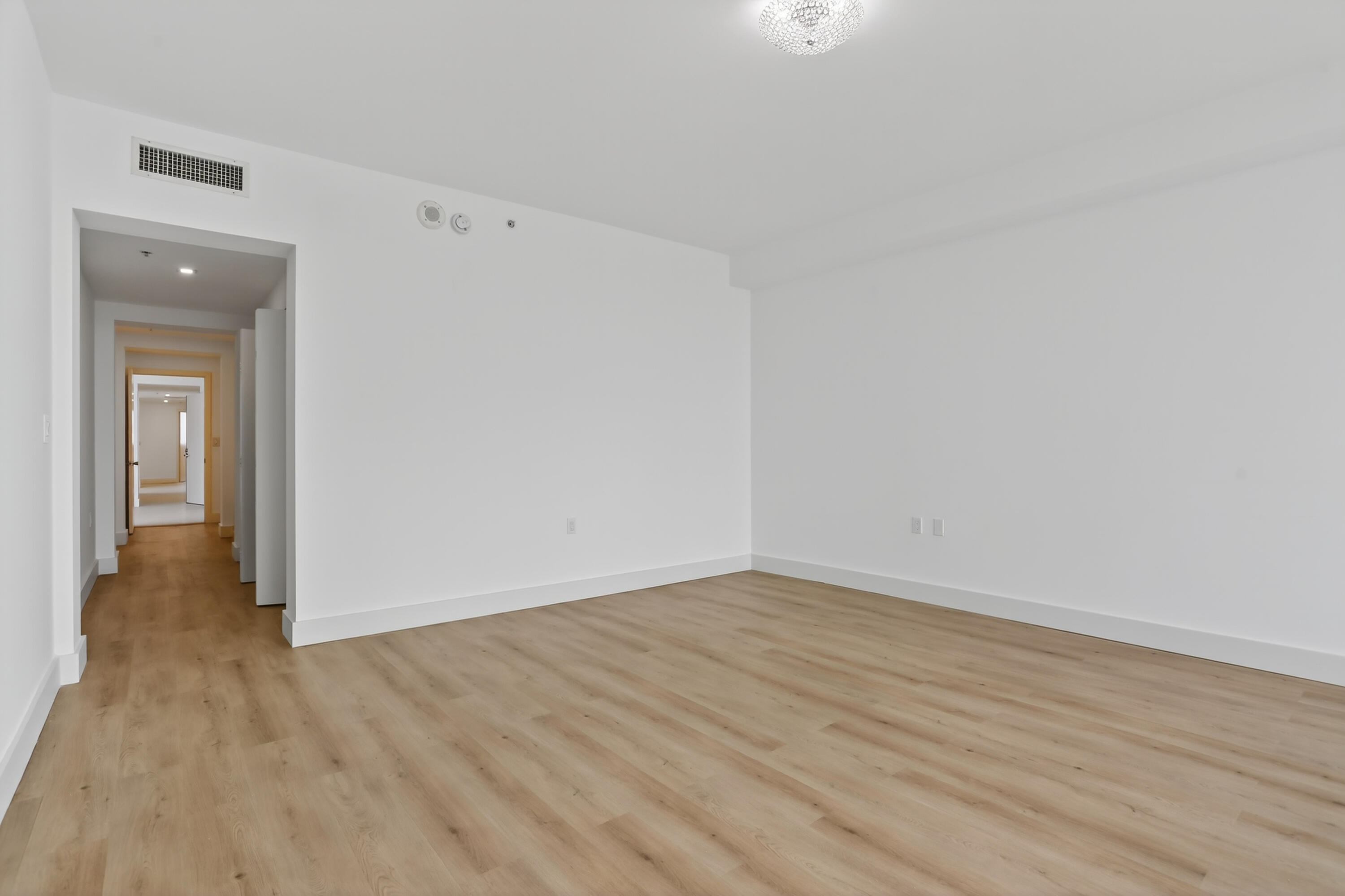 704 N Ocean Boulevard 701