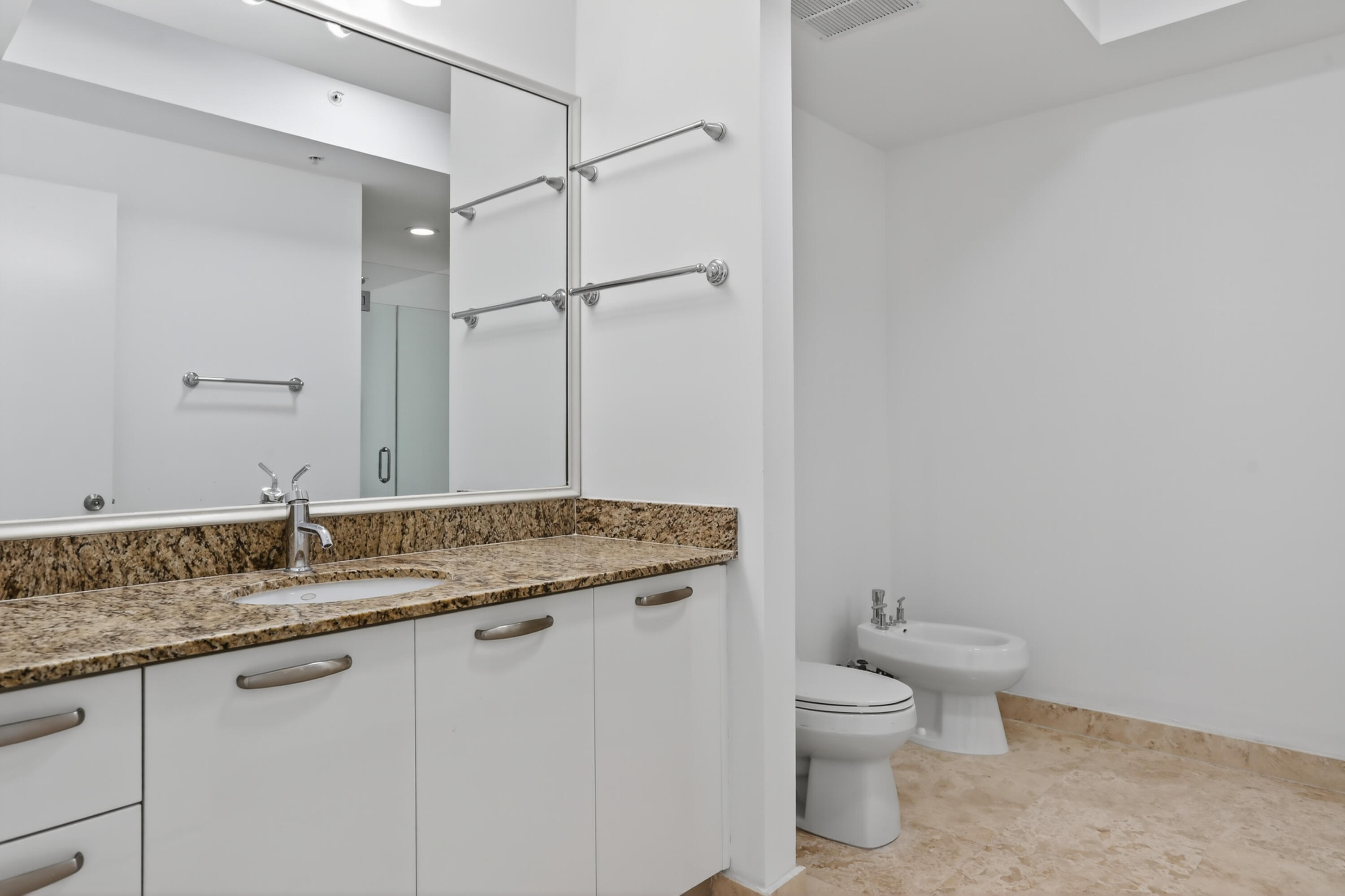 704 N Ocean Boulevard 701