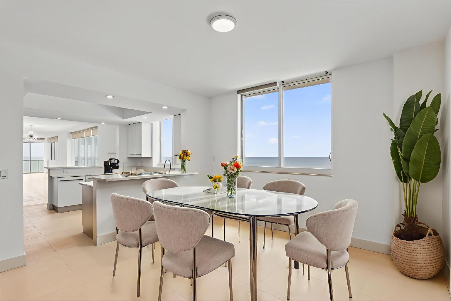 704 N Ocean Boulevard 701