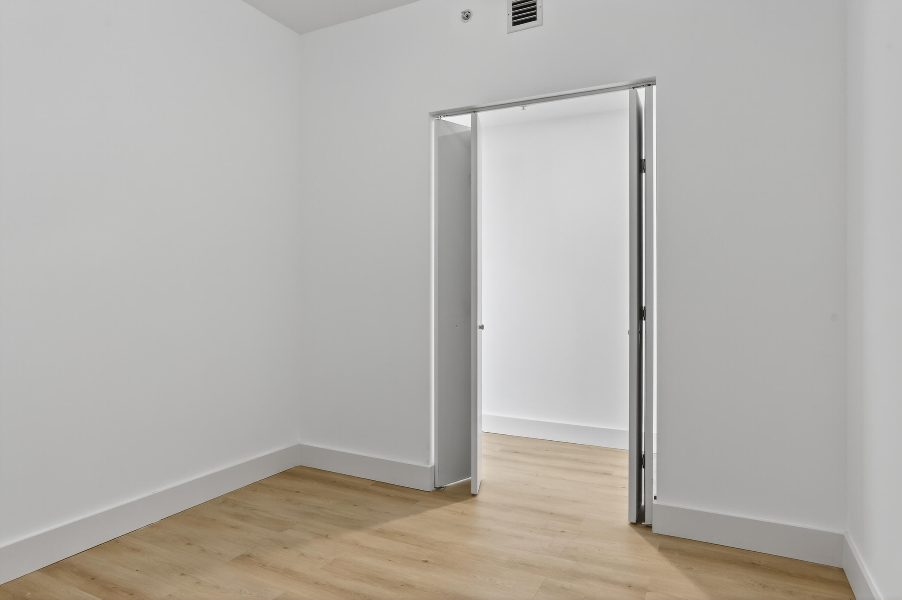 704 N Ocean Boulevard 701