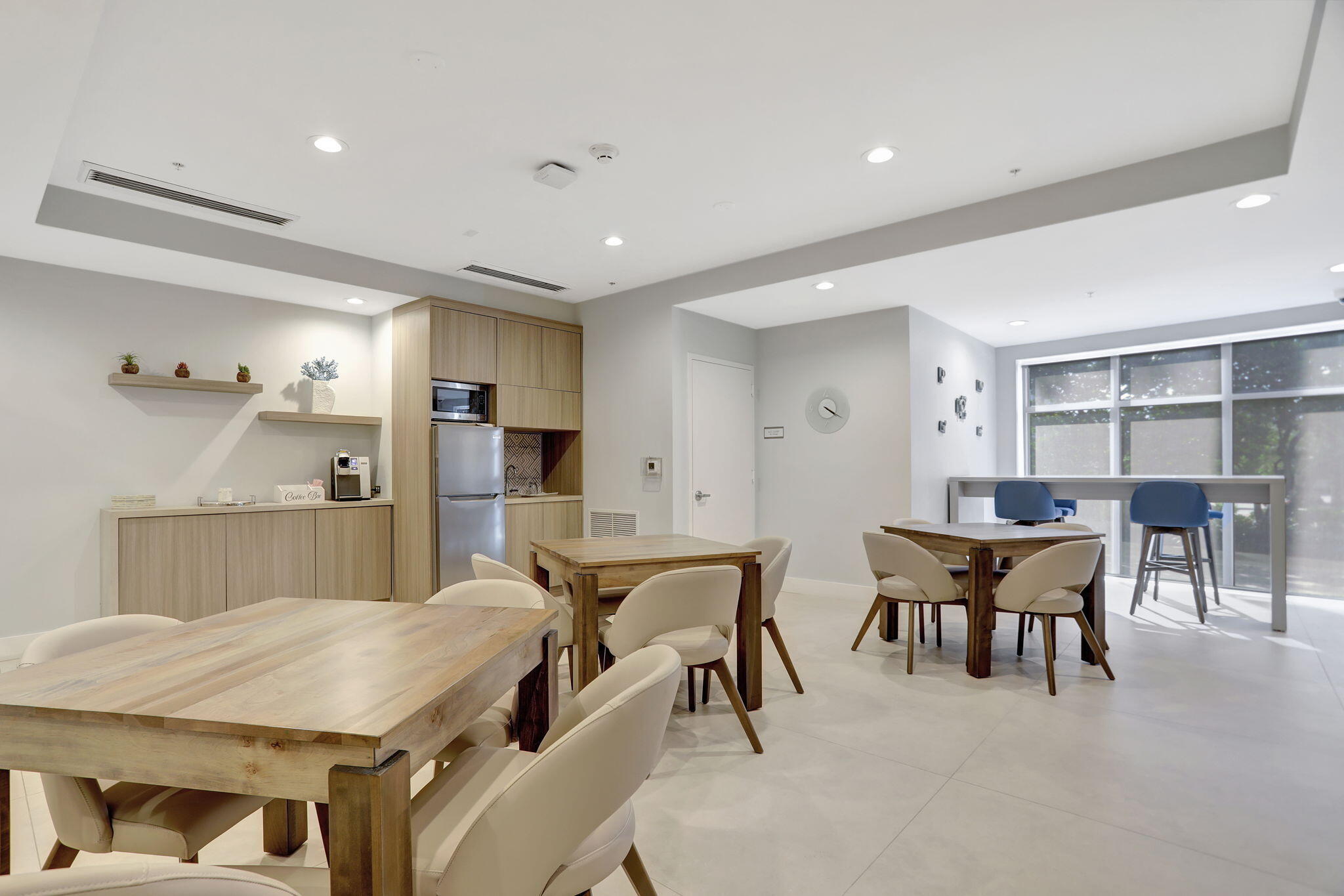 704 N Ocean Boulevard 701