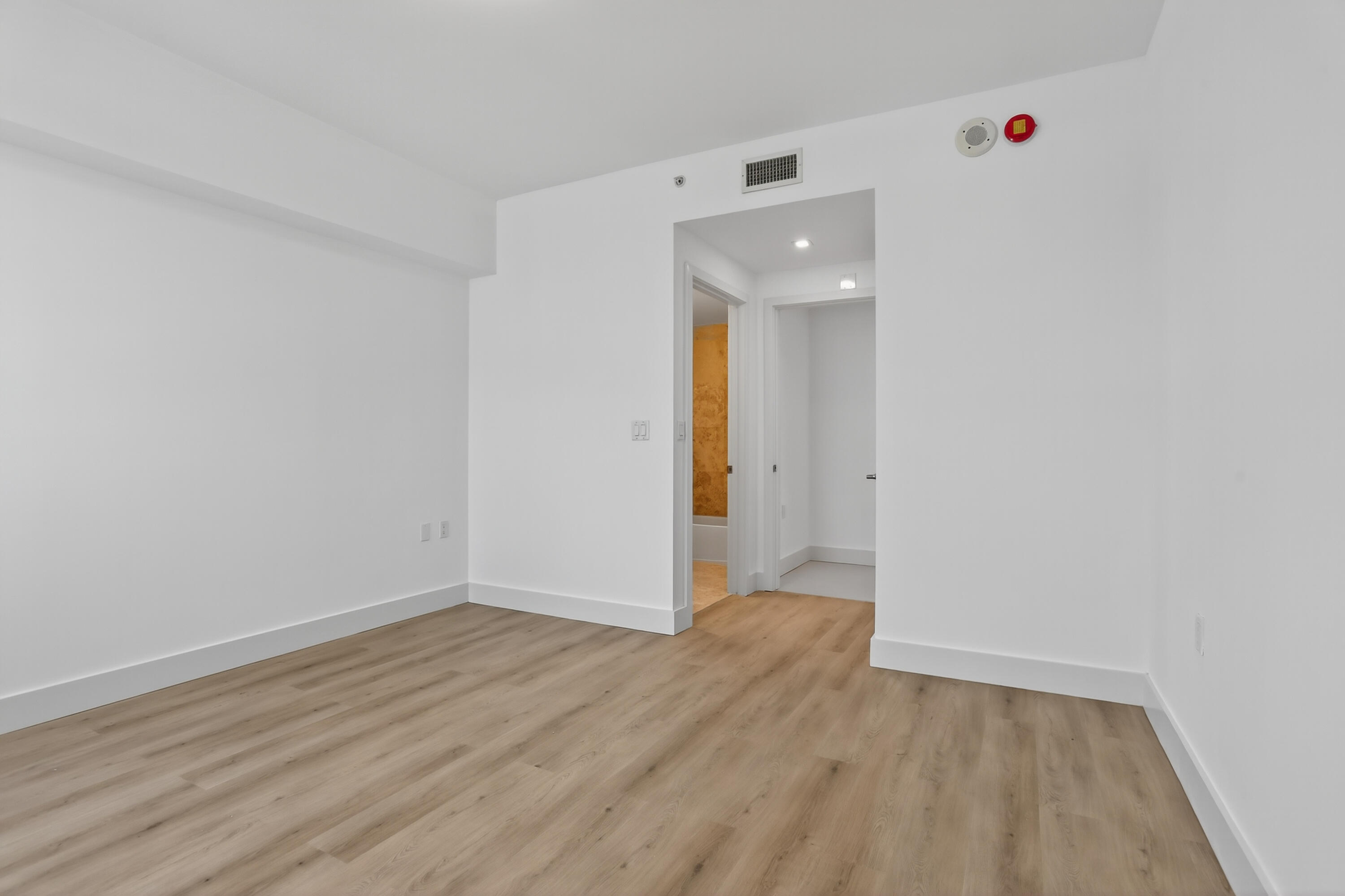 704 N Ocean Boulevard 701