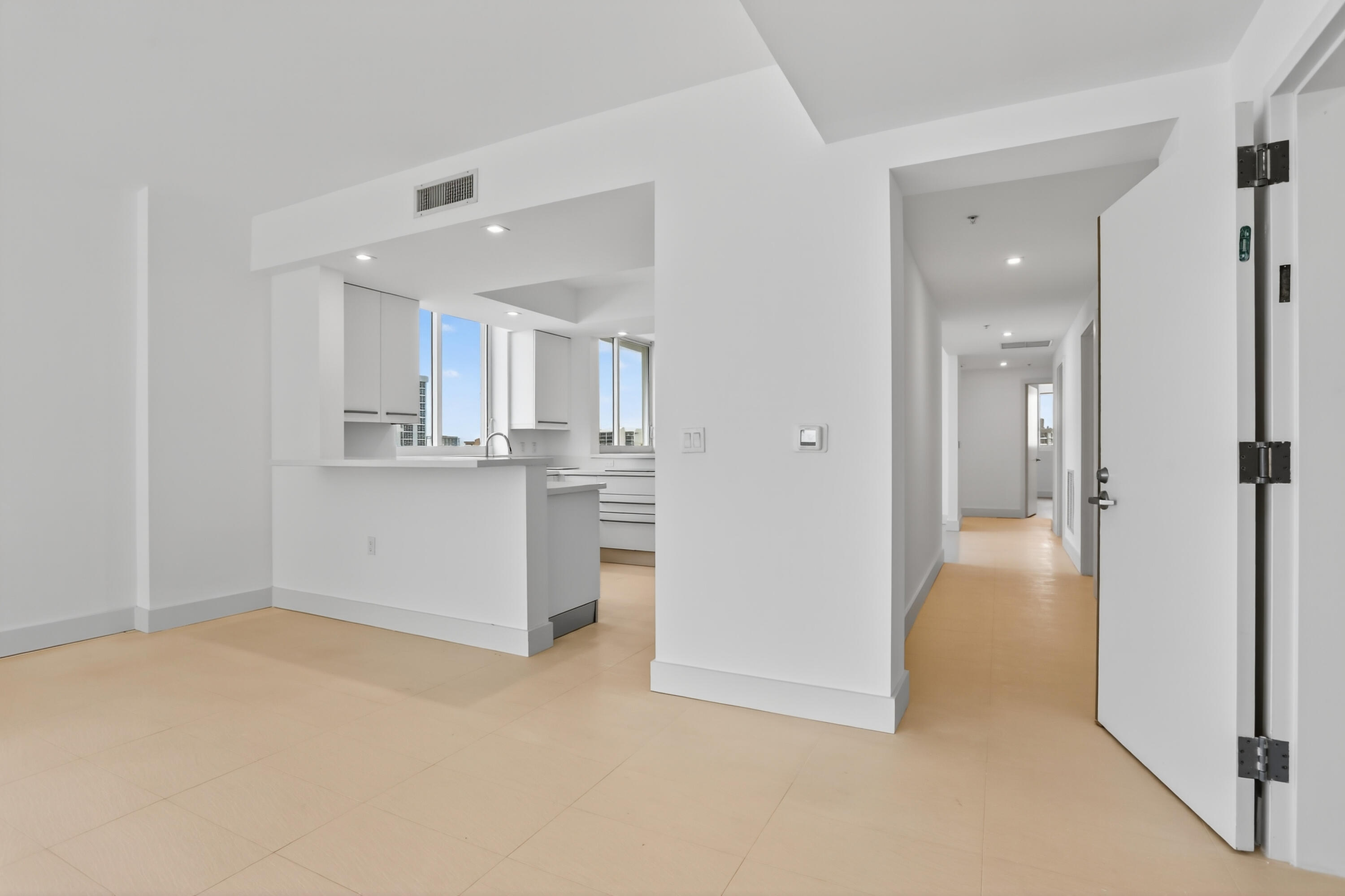 704 N Ocean Boulevard 701