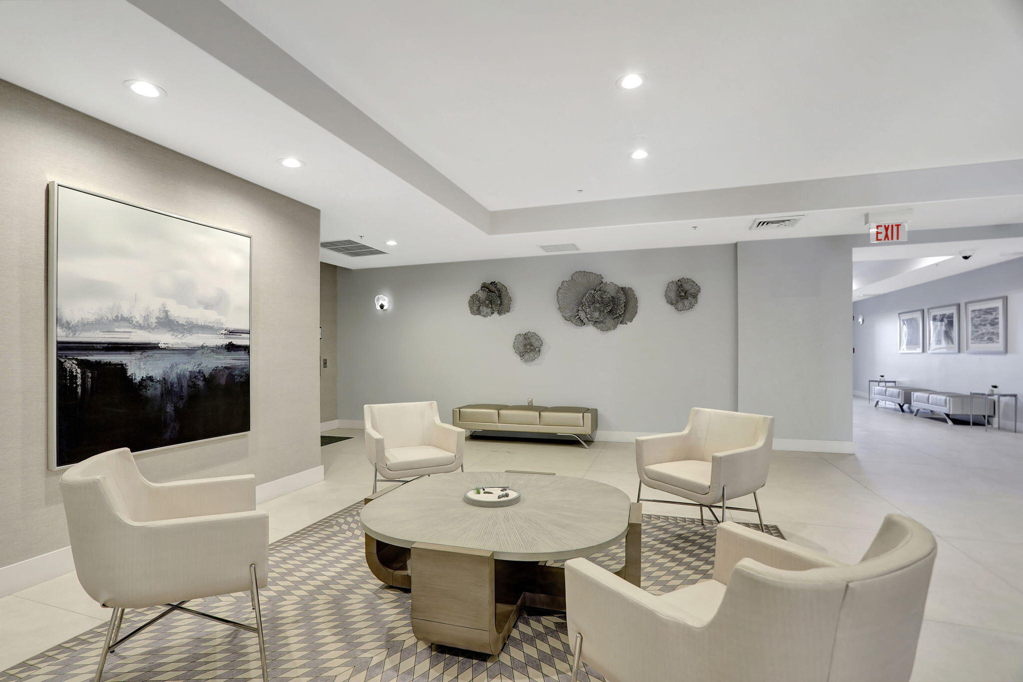 704 N Ocean Boulevard 701