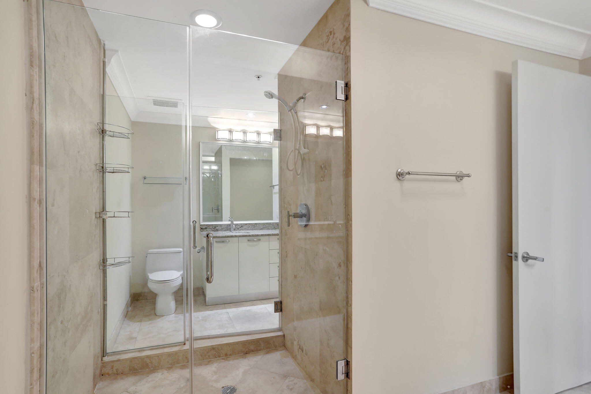 704 N Ocean Boulevard 701