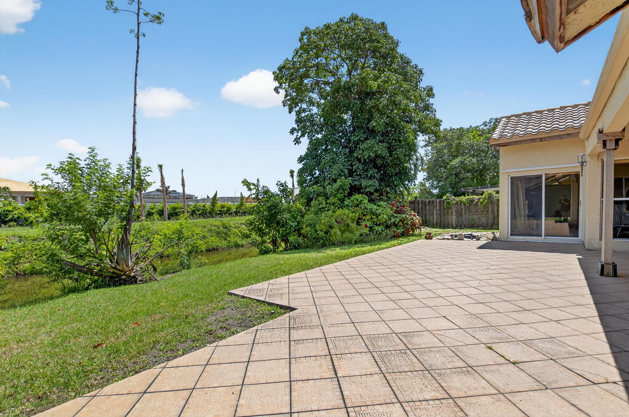 9645 Carousel Circle N