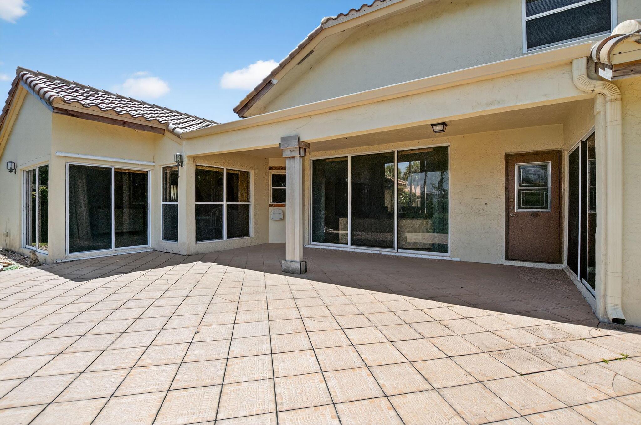 9645 Carousel Circle N