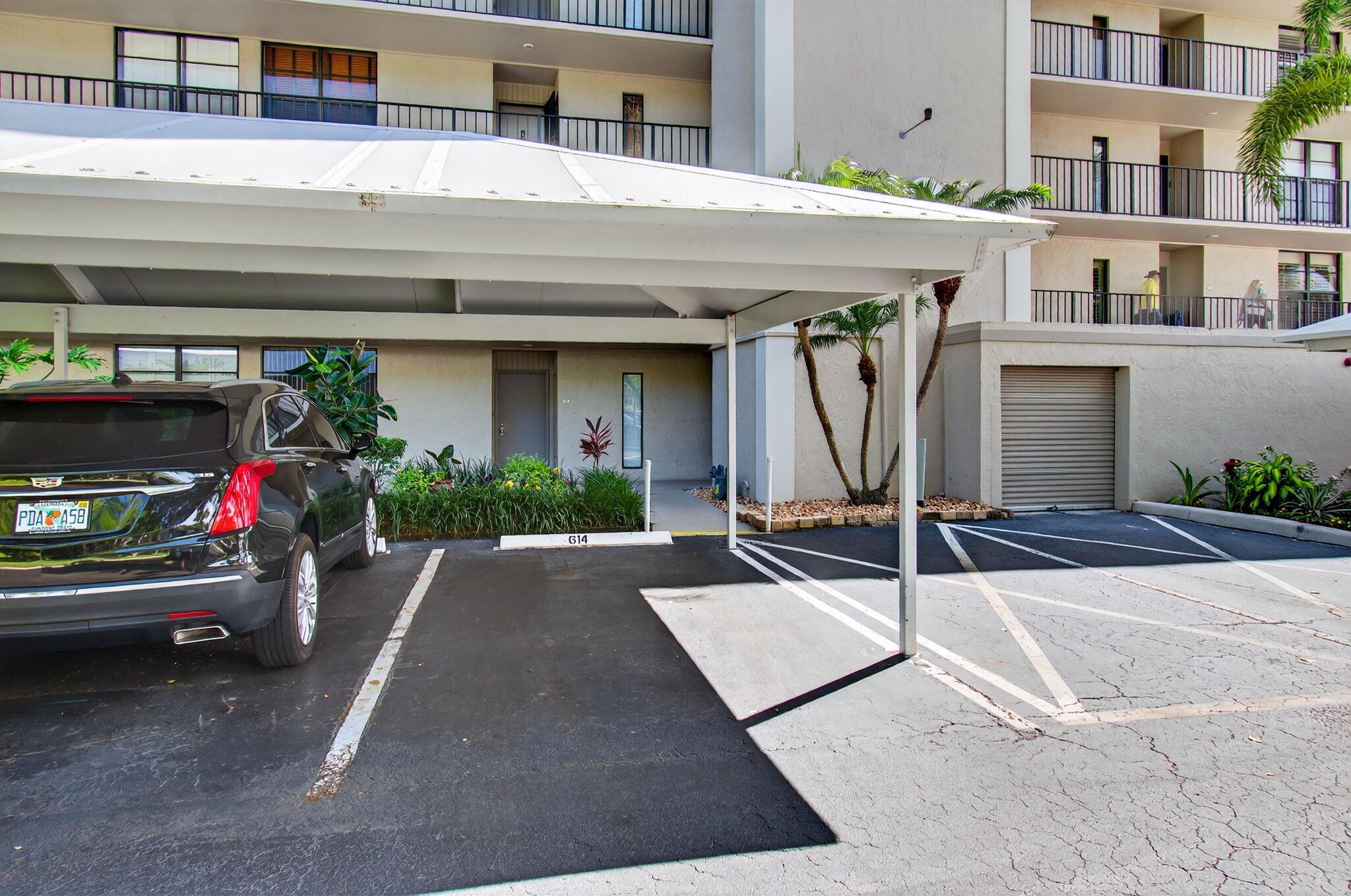 22 Royal Palm Way 205