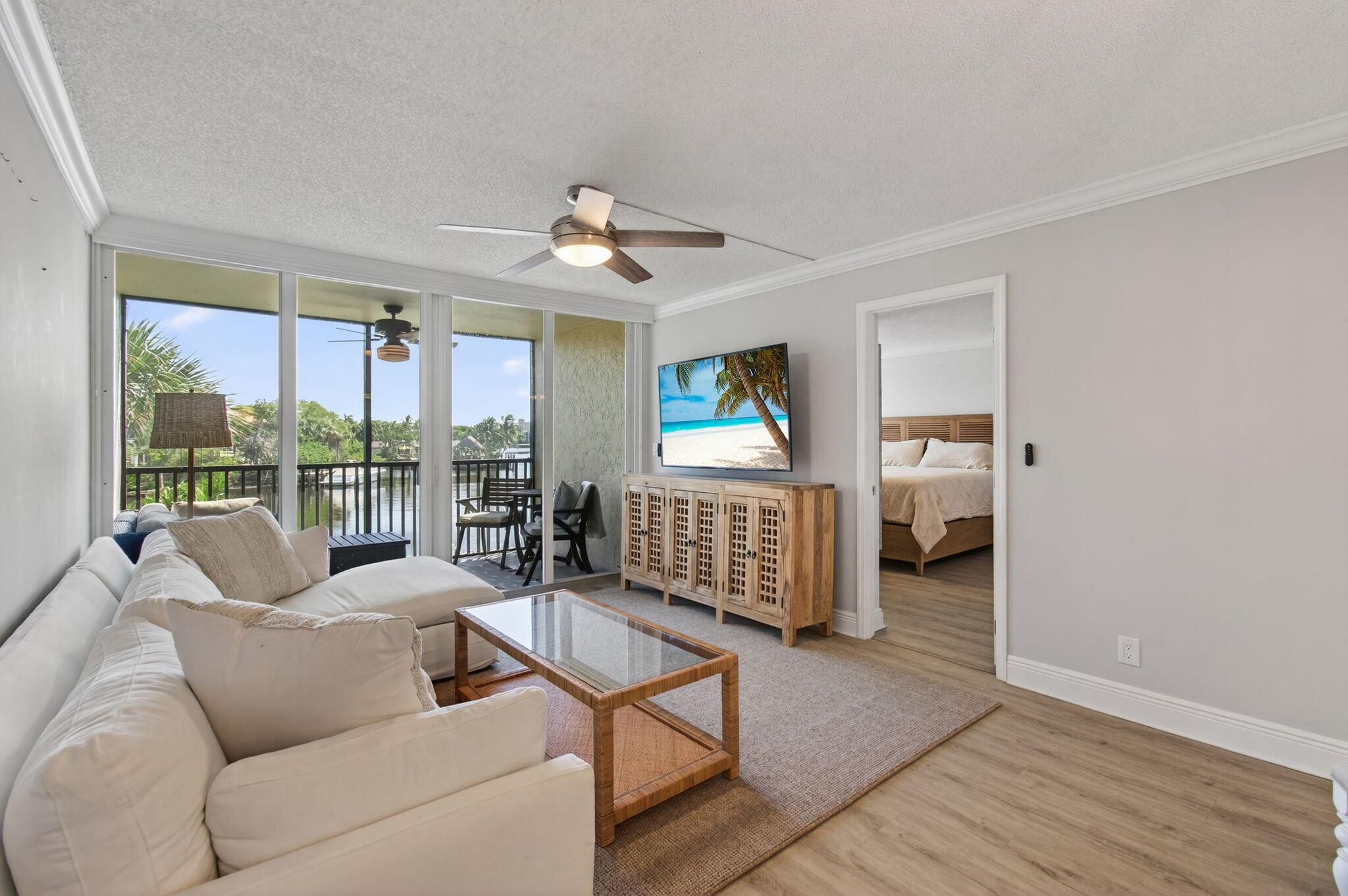 22 Royal Palm Way 205