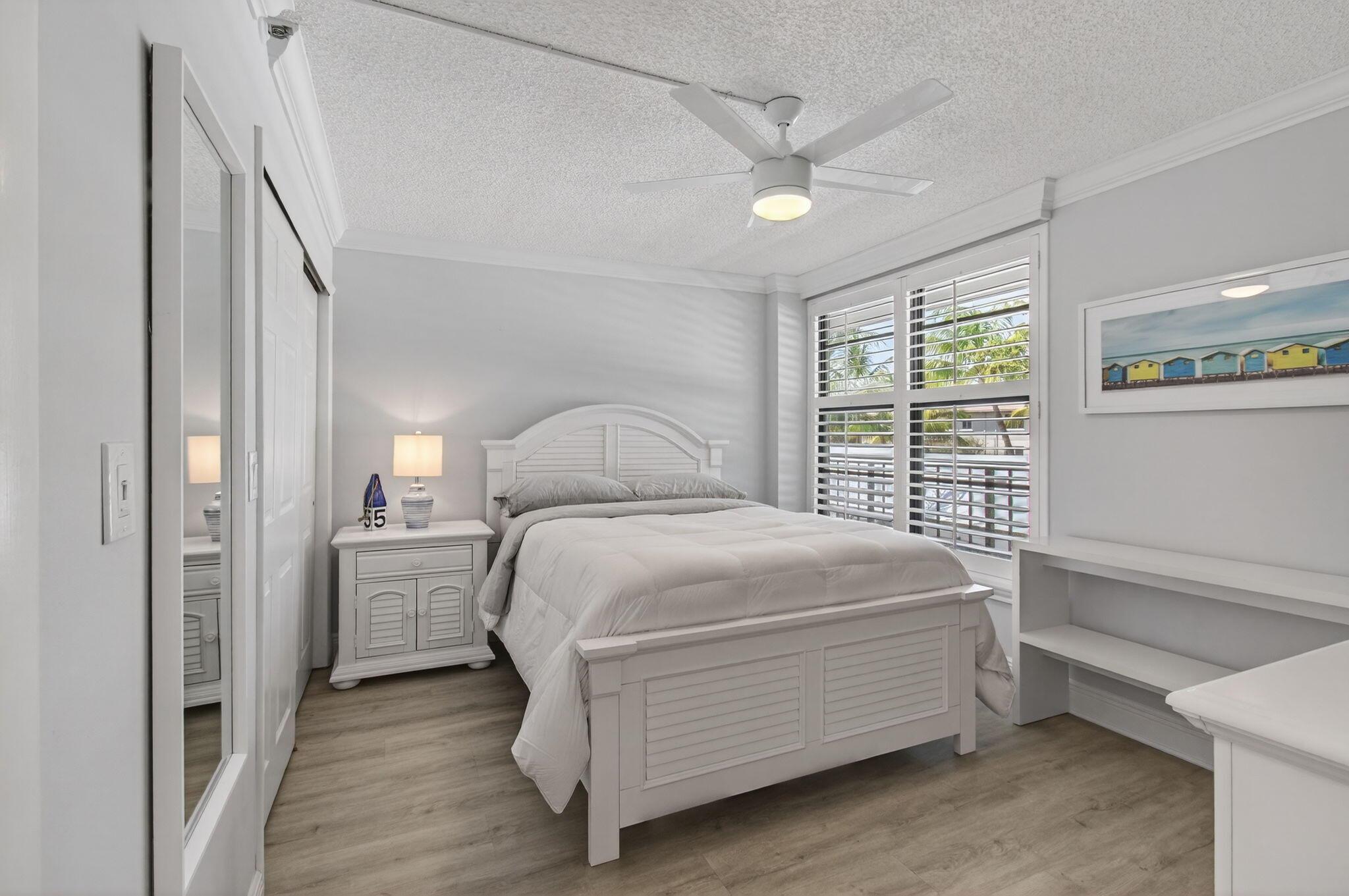 22 Royal Palm Way 205