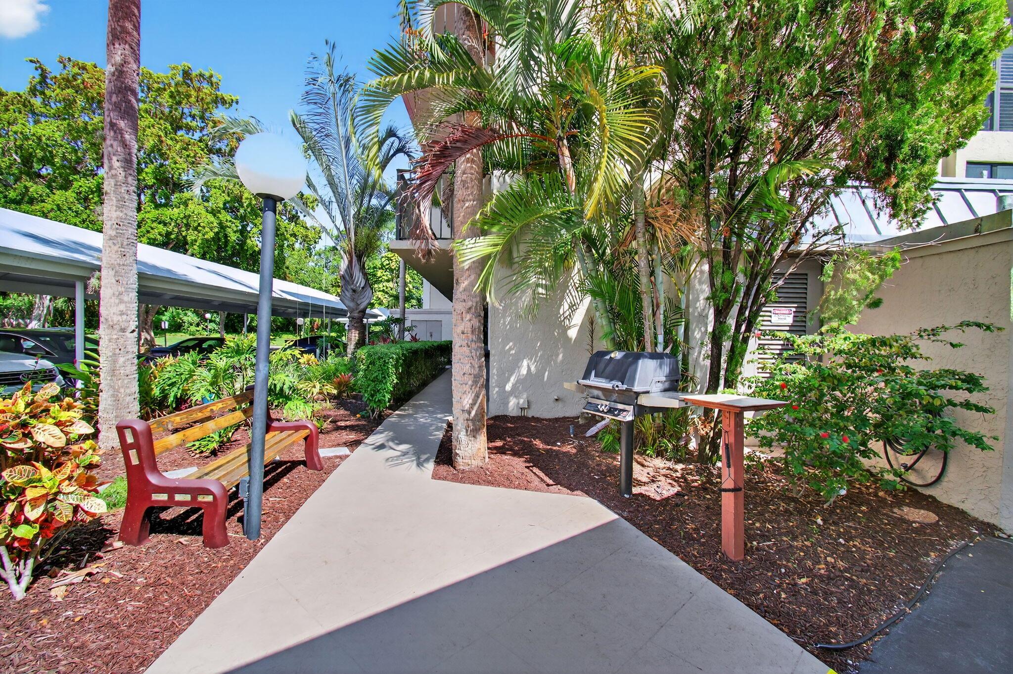 22 Royal Palm Way 205