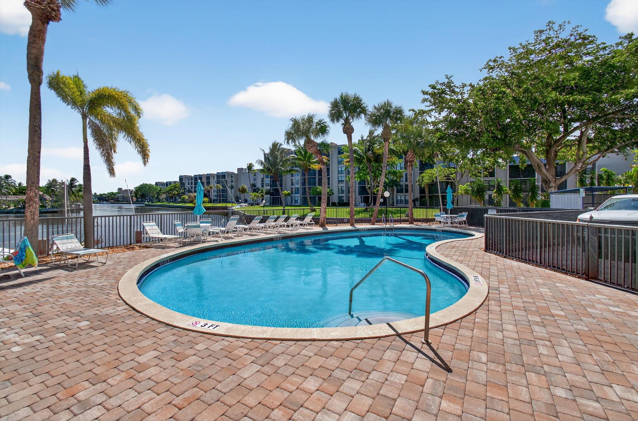 22 Royal Palm Way 205