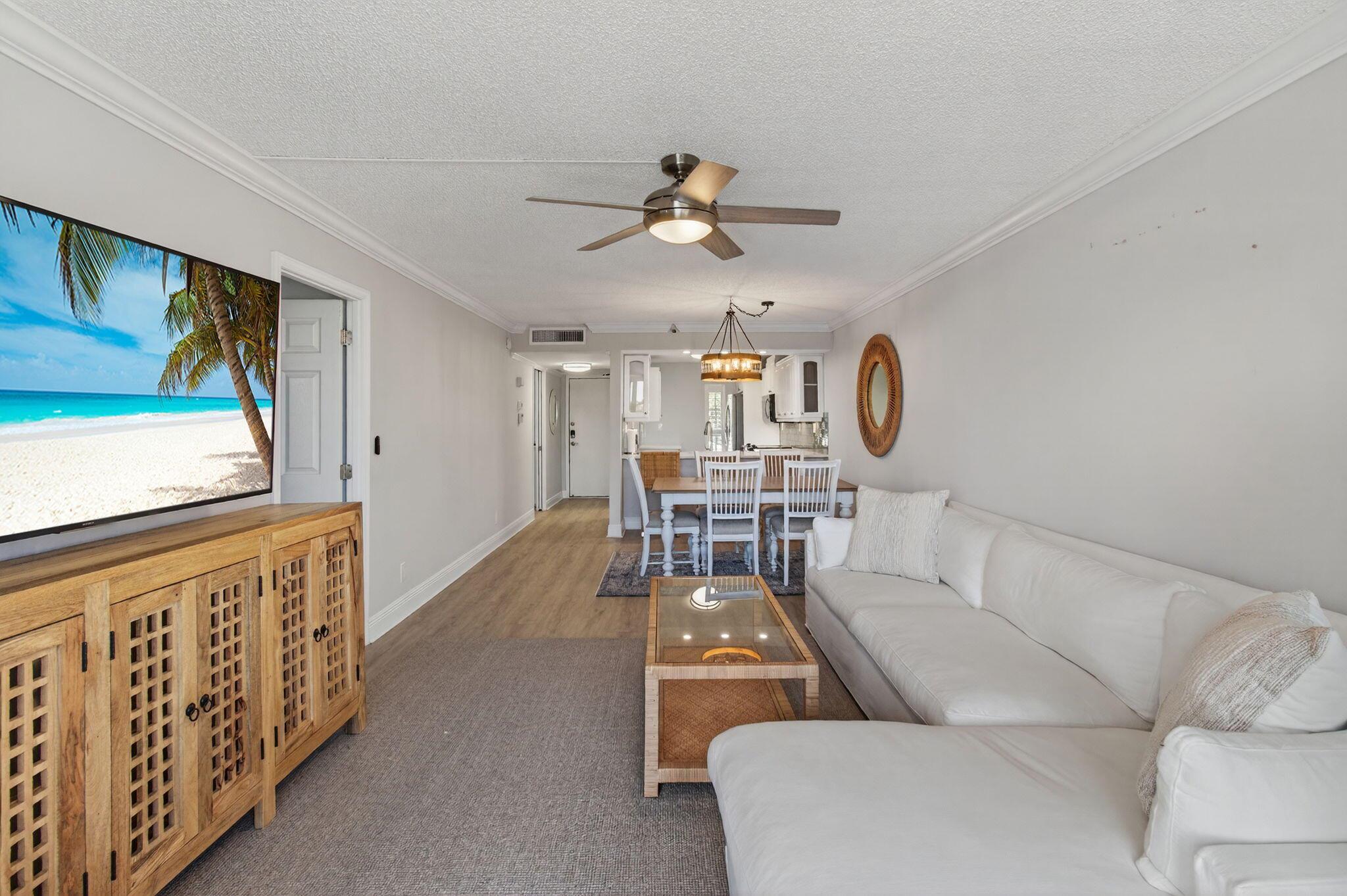 22 Royal Palm Way 205