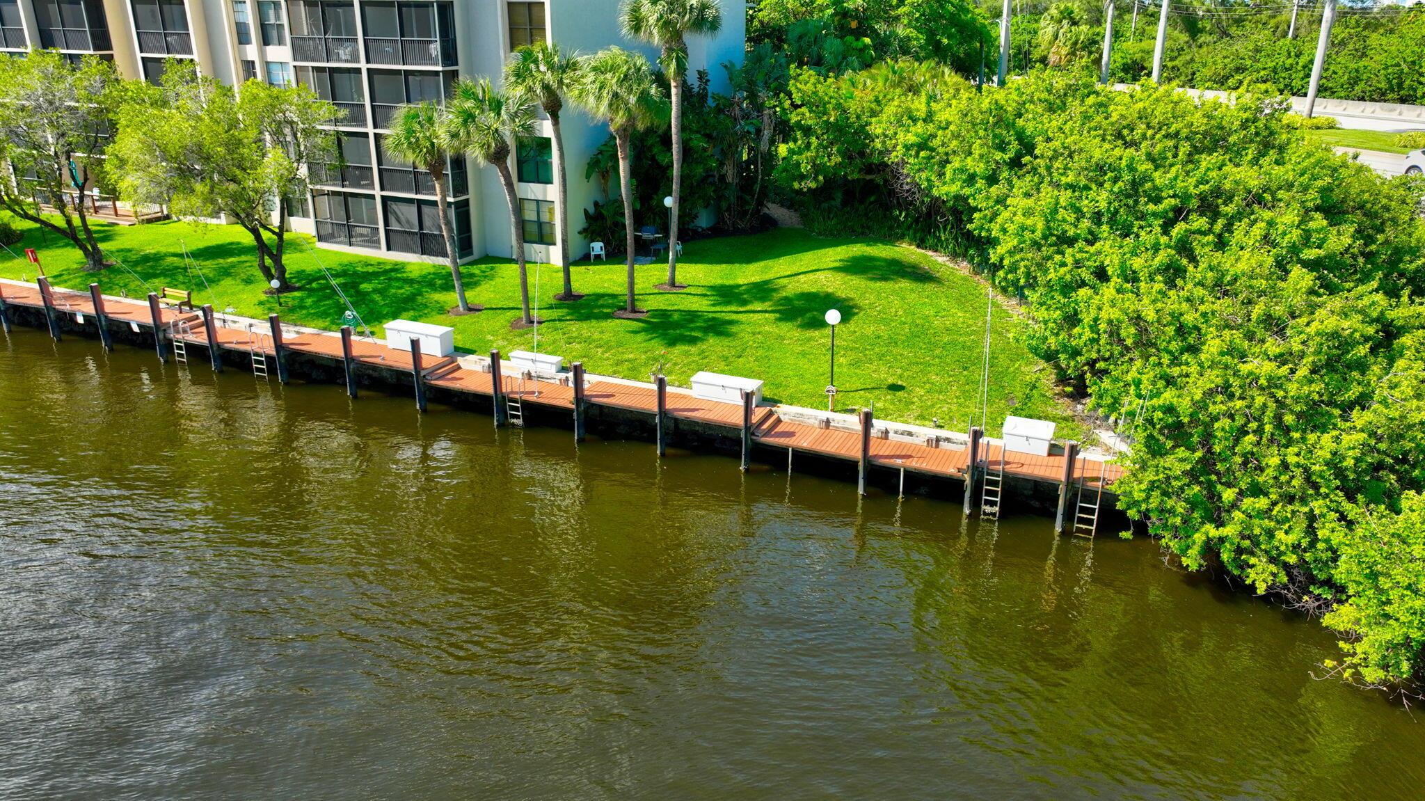 22 Royal Palm Way 205