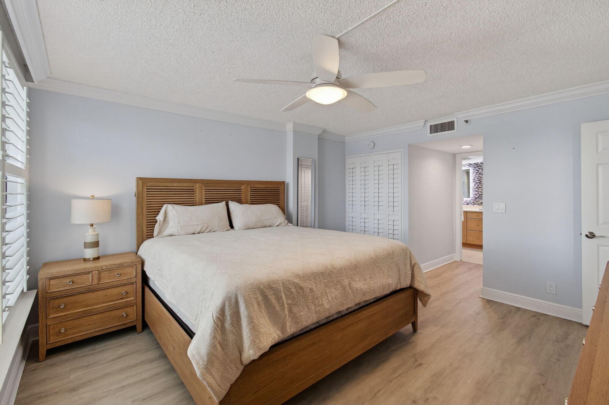 22 Royal Palm Way 205