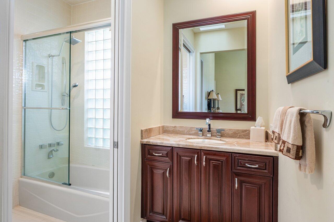 4484 Bocaire Blvd Boulevard