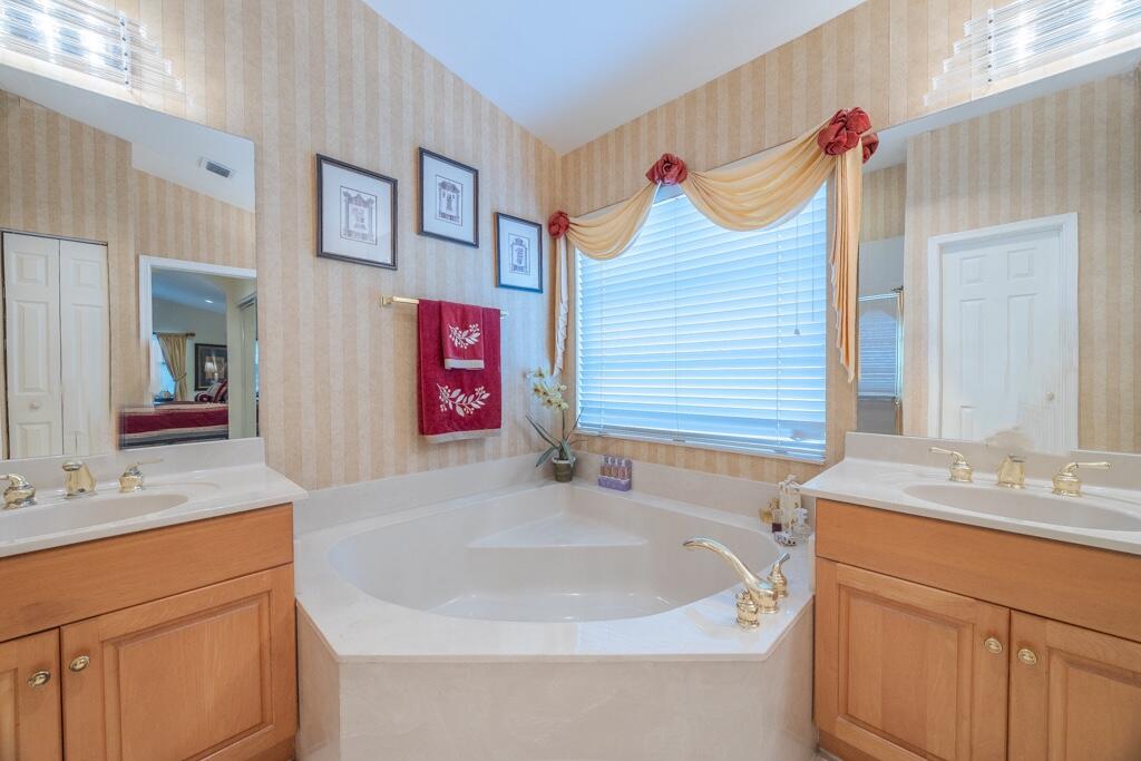 10856 Royal Caribbean Circle