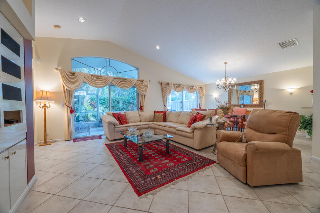 10856 Royal Caribbean Circle