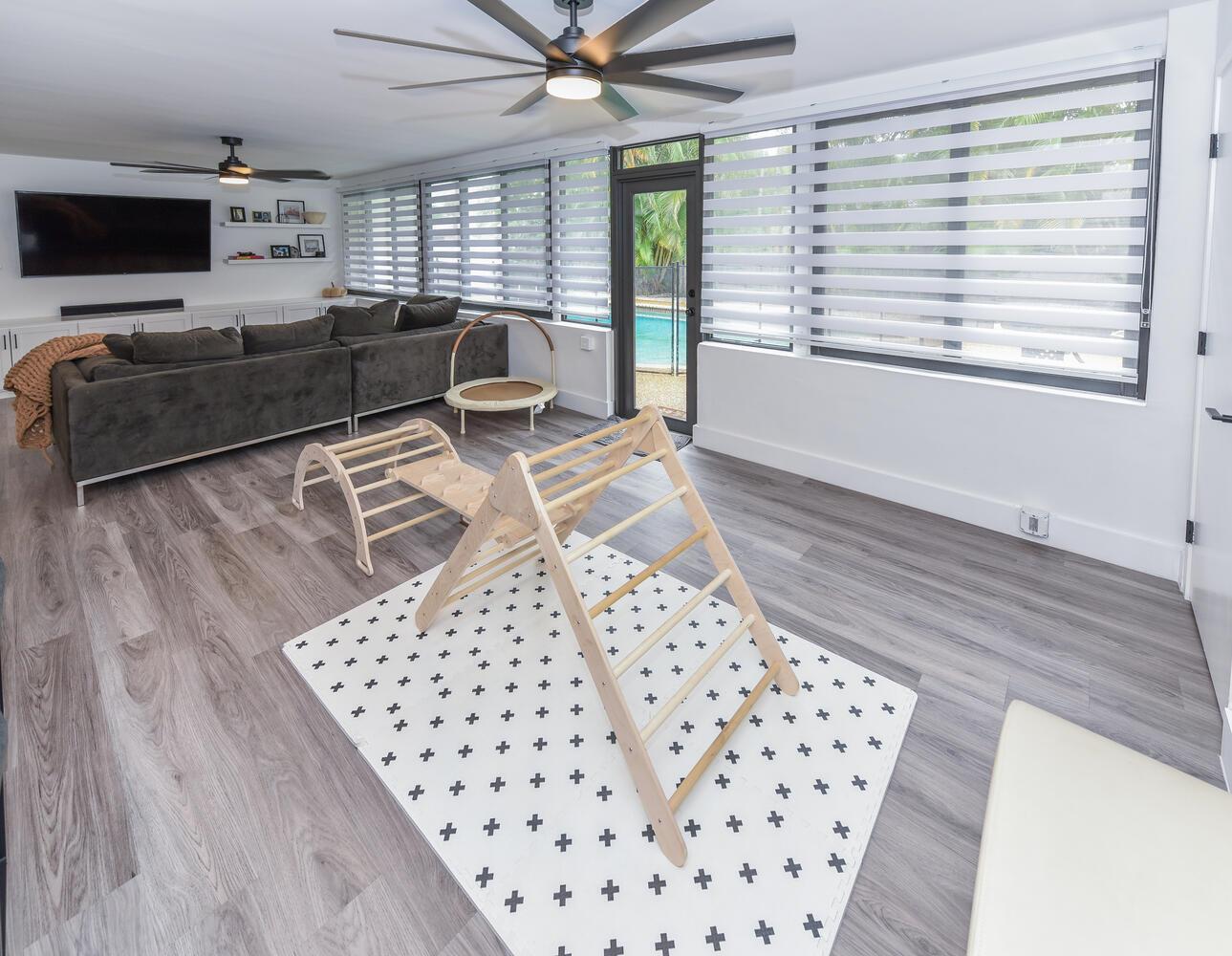 700 SW 4th Street