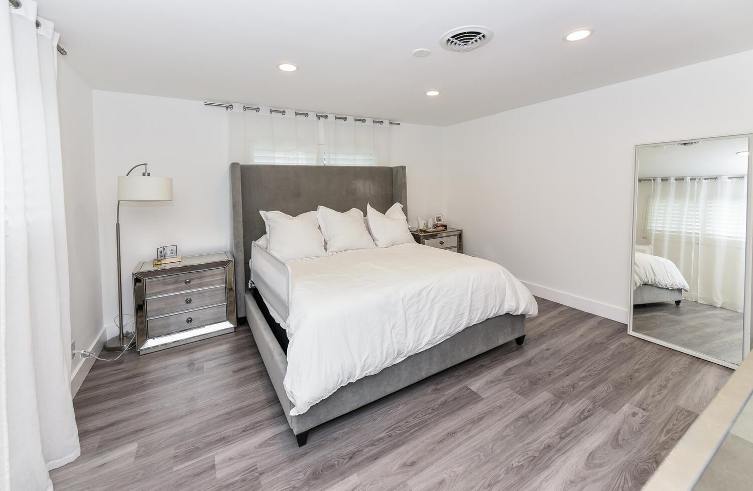 700 SW 4th Street