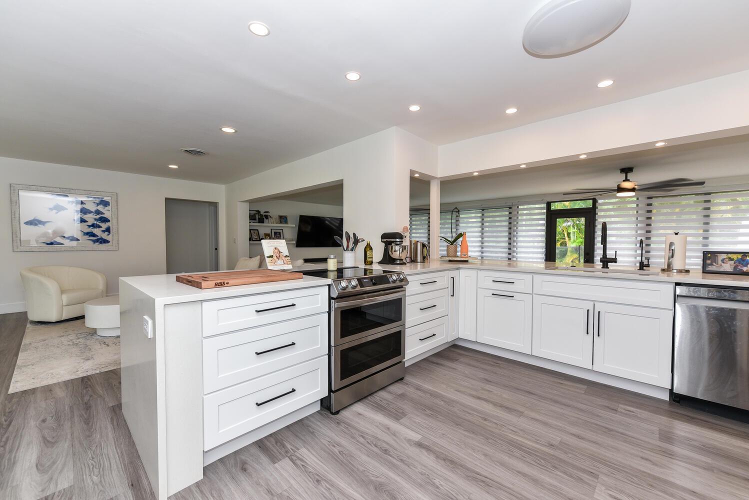 700 SW 4th Street