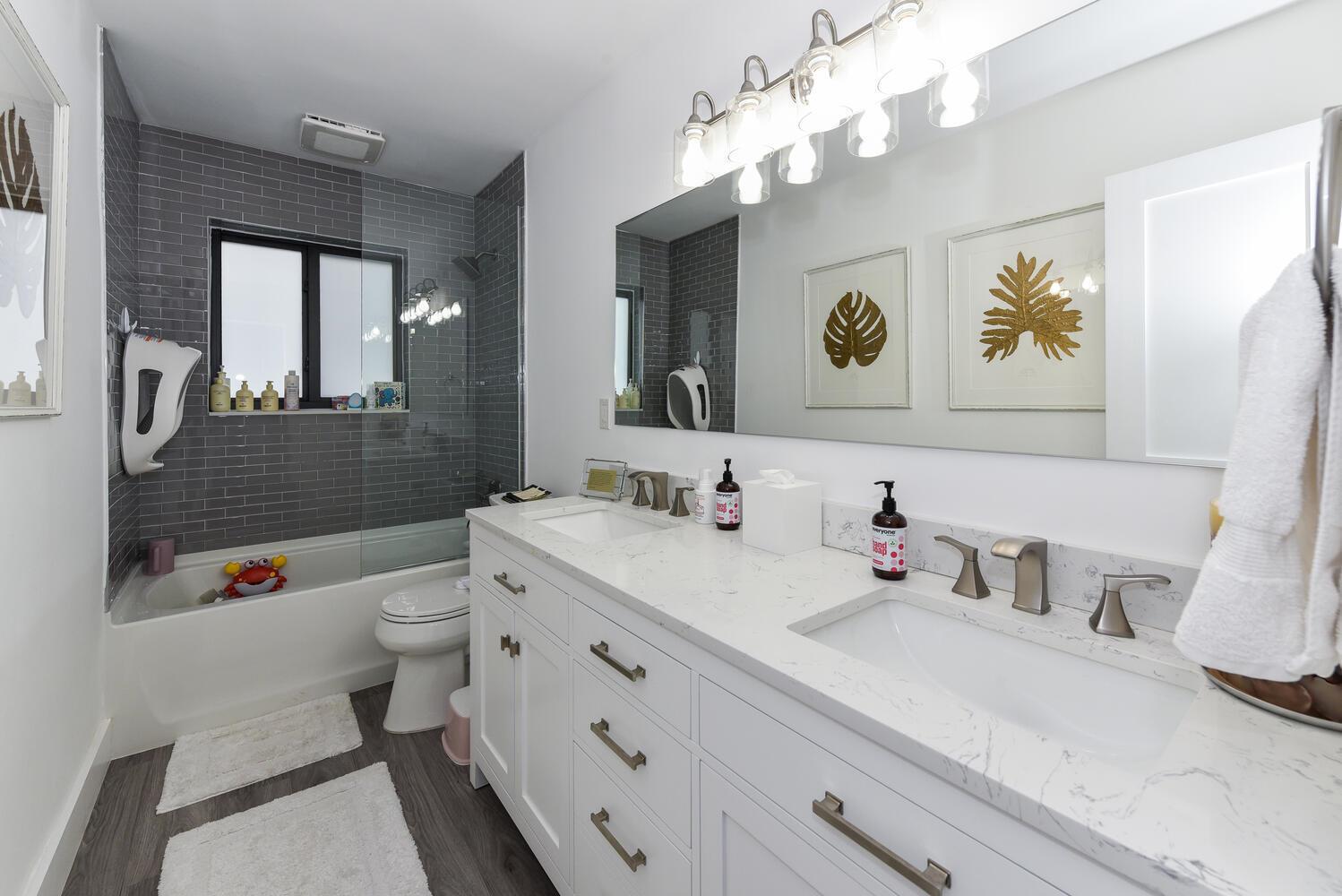 700 SW 4th Street